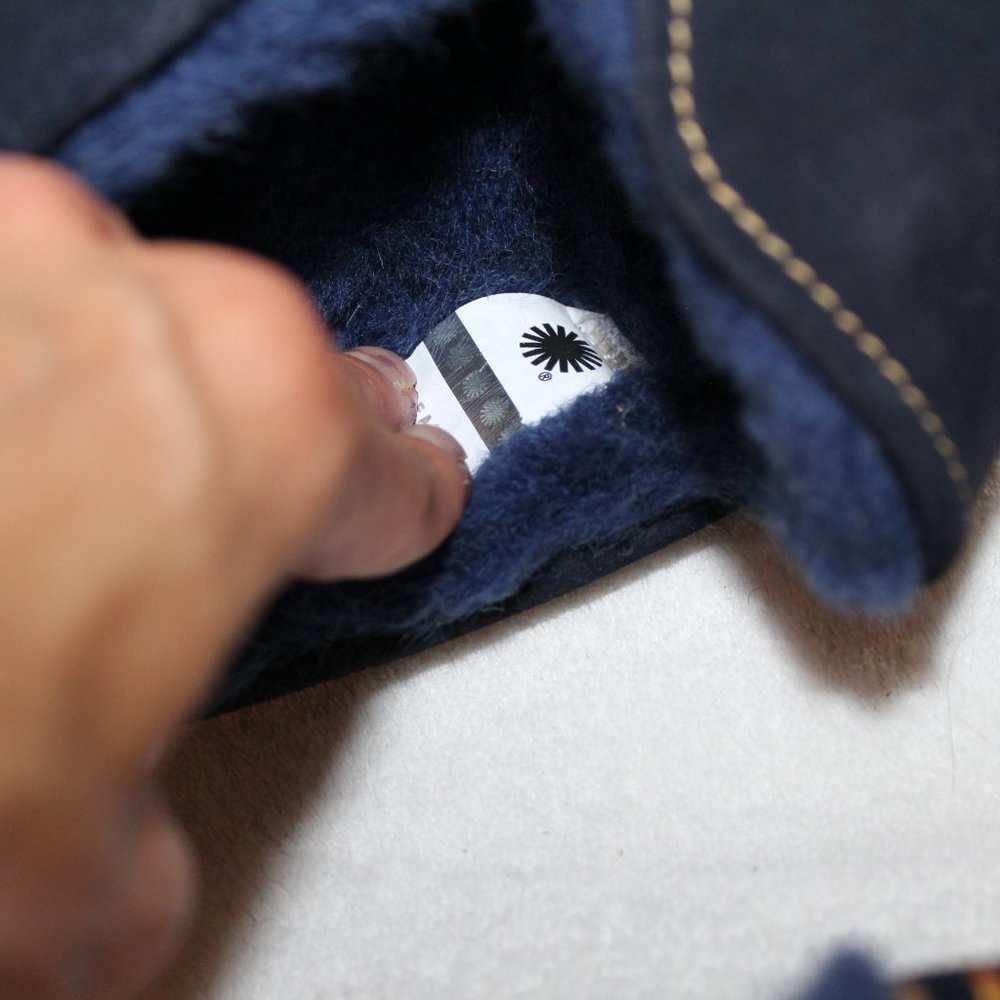 NEW UGG ASCOT Suede Shearling Slippers - Picture 8 of 11